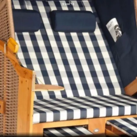 Toller-gemuetlicher-wohnwagen-300-meter-vom-meer-incl-strandkorb Appartement *